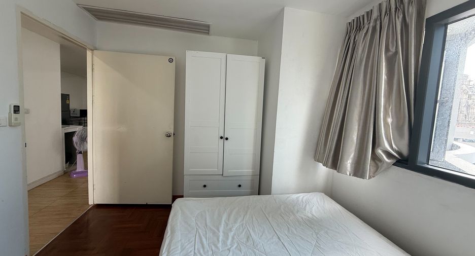 For rent 2 bedrooms condo in Watthana, Bangkok