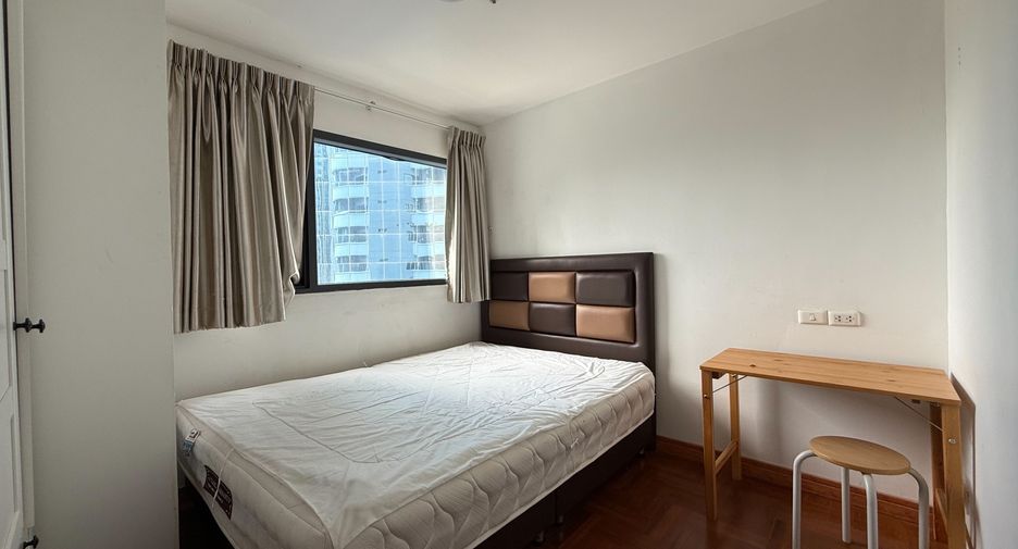 For rent 2 bedrooms condo in Watthana, Bangkok