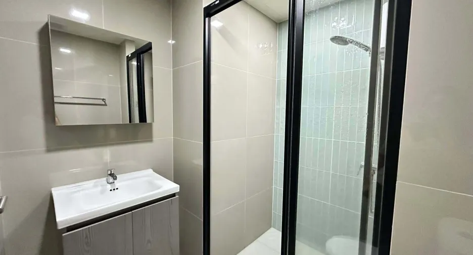 For rent 1 bed condo in Phaya Thai, Bangkok