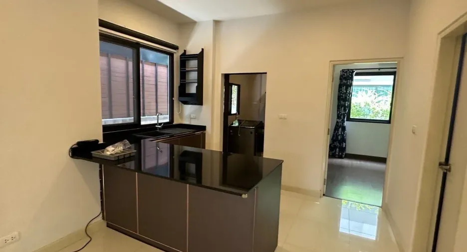 Haus zur Miete mit 4 Zimmer in Bang Phli, Samut Prakan