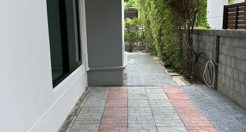 Haus zur Miete mit 4 Zimmer in Bang Phli, Samut Prakan
