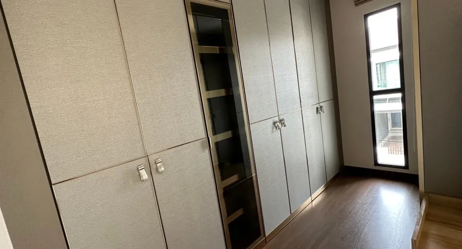 Haus zur Miete mit 4 Zimmer in Bang Phli, Samut Prakan
