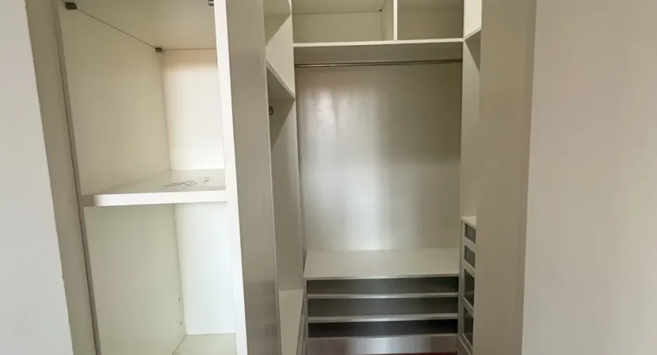 À vendre 4 chambres maison à Huai Khwang, Bangkok