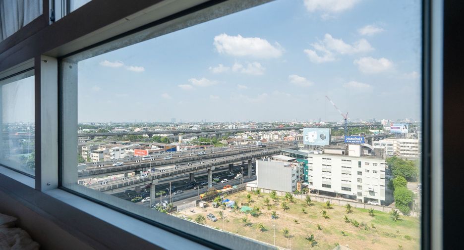 Condo en venta de 1 habitaciones en Taling Chan, Bangkok