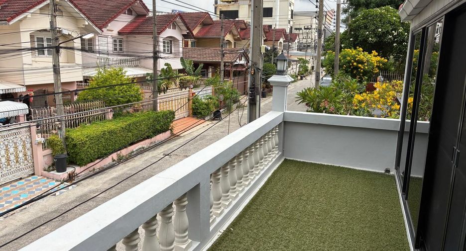 For sale and for rent 3 bedrooms townhouse in Bang Lamung, Chonburi