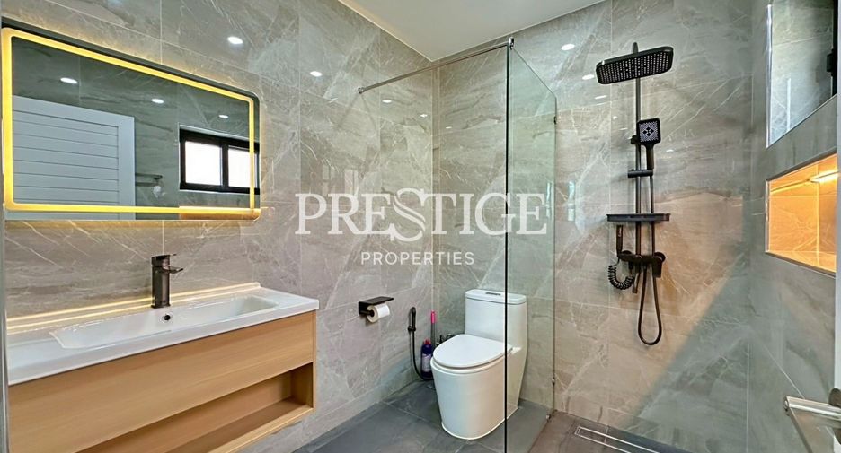 For sale and for rent 4 bedrooms house in East Pattaya, Pattaya