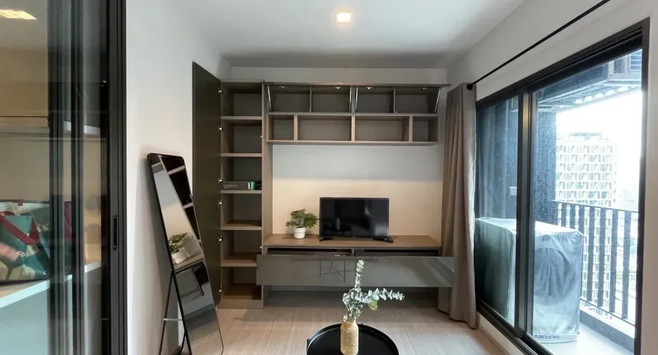 For rent 1 bed condo in Huai Khwang, Bangkok