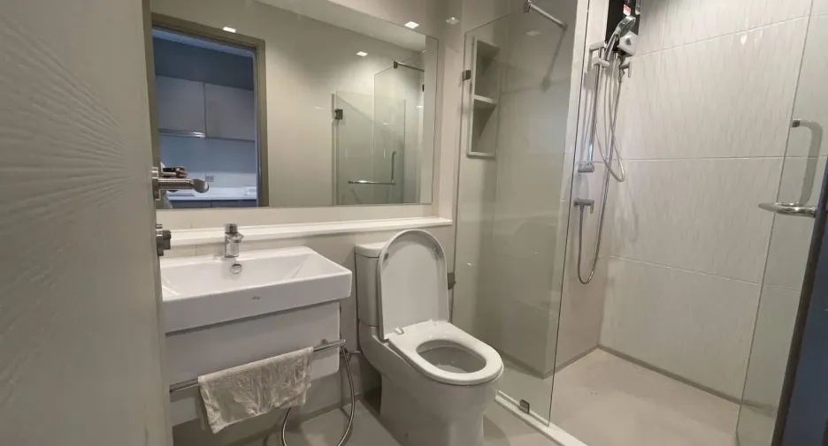 For rent 1 bed condo in Huai Khwang, Bangkok