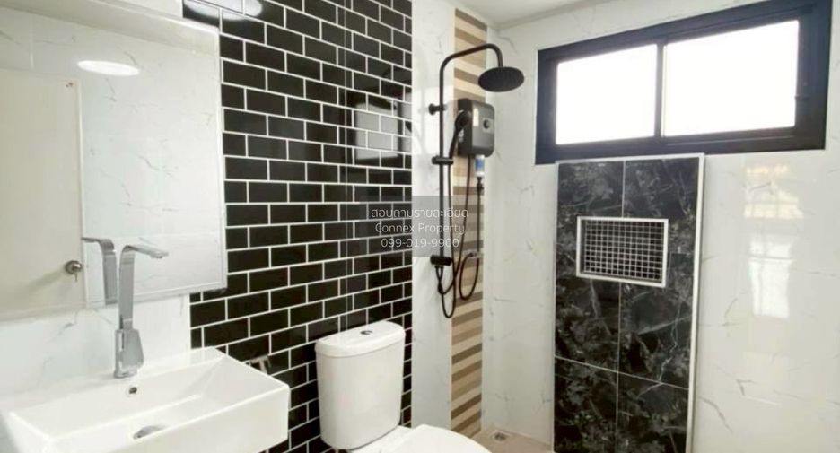 For sale 4 bedrooms house in Nong Khaem, Bangkok