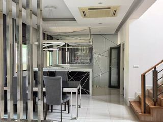 Casa en venta de 4 habitaciones en Suan Luang, Bangkok