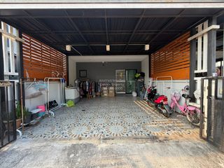 Casa adosada en venta de 3 habitaciones en Khlong Luang, Pathum Thani