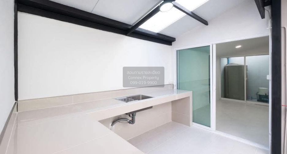 For sale 3 bedrooms townhouse in Bang Phli, Samut Prakan
