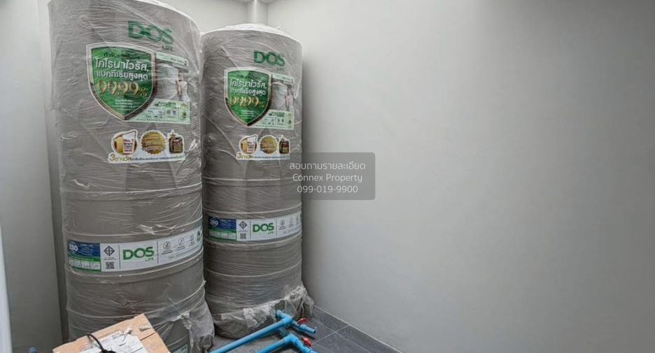 For sale 4 bedrooms townhouse in Phra Khanong, Bangkok