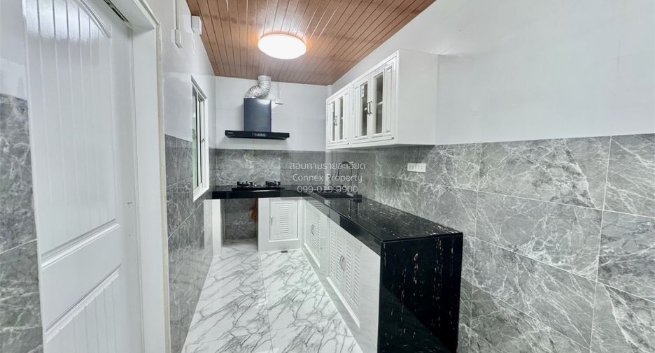 For sale 3 bedrooms townhouse in Bang Phli, Samut Prakan