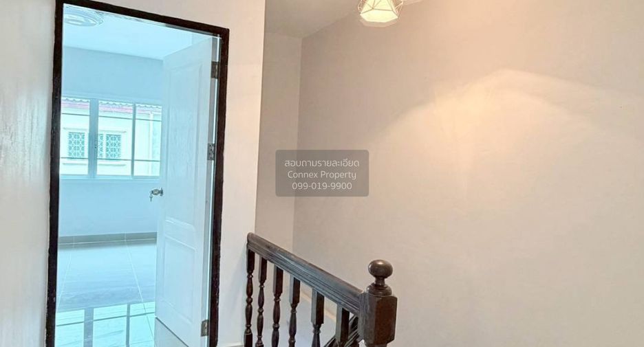 Casa adosada en venta de 3 habitaciones en Mueang Nonthaburi, Nonthaburi