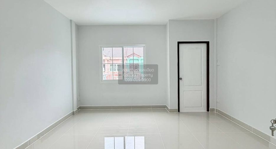 Casa adosada en venta de 3 habitaciones en Mueang Nonthaburi, Nonthaburi