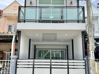 出售 2 卧室 联排别墅 在 Mueang Nonthaburi, Nonthaburi