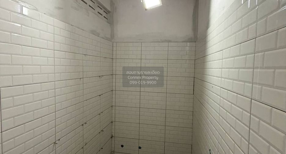 Reihenhaus zum Kauf mit 2 Zimmer in Mueang Nonthaburi, Nonthaburi