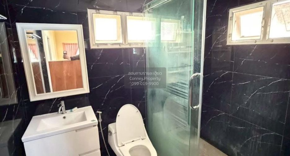For sale 5 bedrooms house in Bang Bua Thong, Nonthaburi