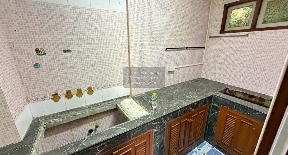 For sale 5 bedrooms house in Bang Bua Thong, Nonthaburi