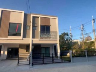 For sale 3 bedrooms townhouse in Bang Phli, Samut Prakan