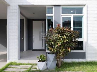 Casa en venta de 4 habitaciones en Bang Phli, Samut Prakan
