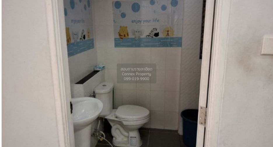 À vendre 3 chambres maison de ville à Si Racha, Chonburi