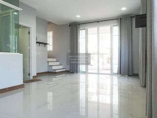For sale 5 bedrooms townhouse in Bueng Kum, Bangkok