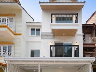 For sale 4 bedrooms townhouse in Bueng Kum, Bangkok