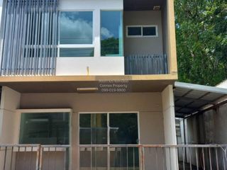 For sale 3 bedrooms townhouse in Bang Phli, Samut Prakan