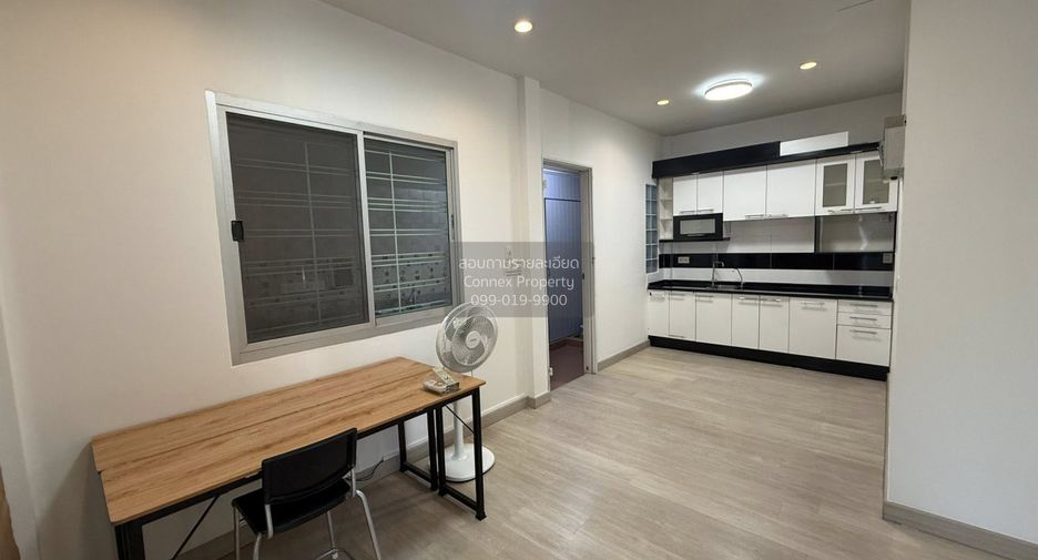 For sale 3 bedrooms townhouse in Bang Kruai, Nonthaburi