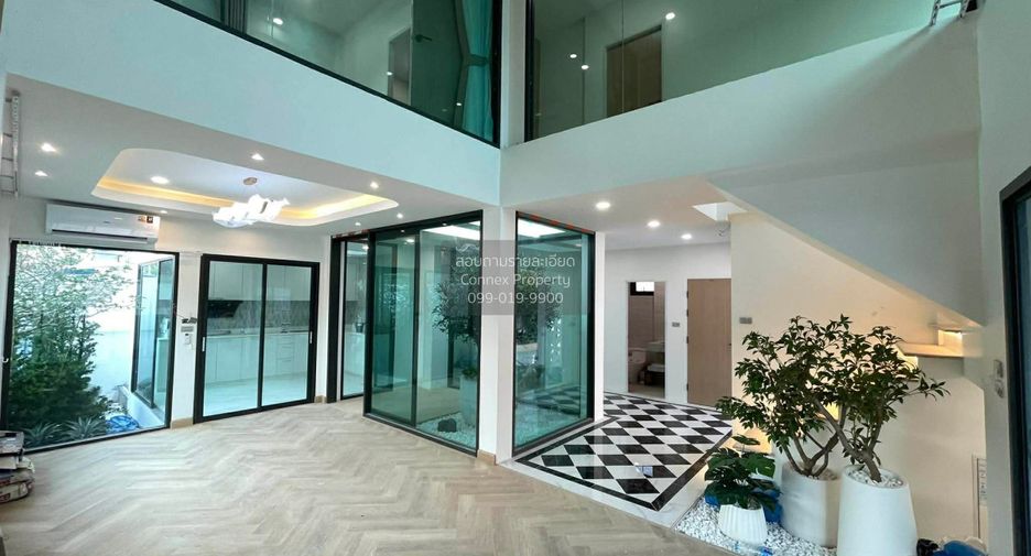 For sale 3 bedrooms house in Khan Na Yao, Bangkok