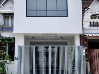 For sale 2 bedrooms townhouse in Wang Thonglang, Bangkok