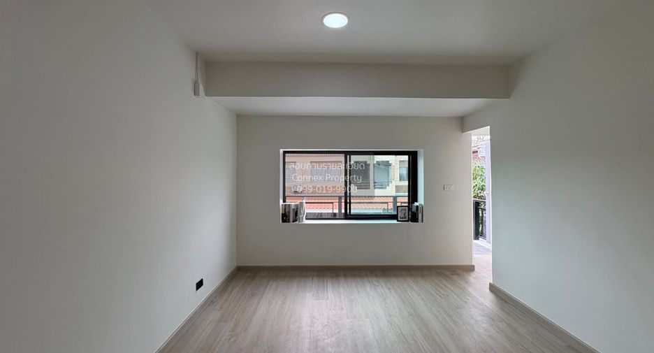 Casa adosada en venta de 3 habitaciones en Bang Kruai, Nonthaburi