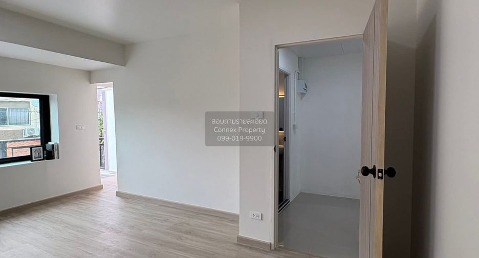 Casa adosada en venta de 3 habitaciones en Bang Kruai, Nonthaburi