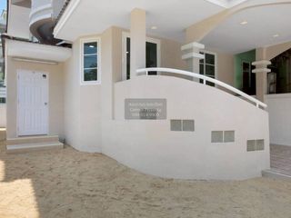 For sale 4 bedrooms townhouse in Don Mueang, Bangkok