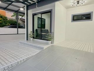 À vendre 3 chambres maison de ville à Bang Bua Thong, Nonthaburi