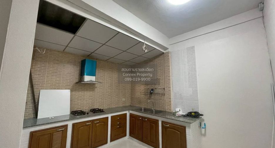 For sale 3 bedrooms townhouse in Bang Phli, Samut Prakan