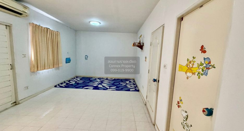 For sale 3 bedrooms townhouse in Mueang Samut Sakhon, Samut Sakhon