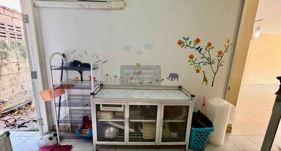 For sale 3 bedrooms townhouse in Mueang Samut Sakhon, Samut Sakhon