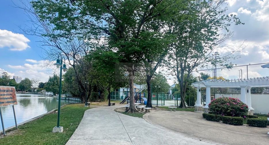 For sale 4 bedrooms house in Mueang Nonthaburi, Nonthaburi
