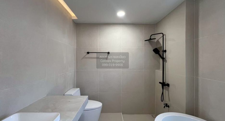 For sale 4 bedrooms house in Mueang Nonthaburi, Nonthaburi