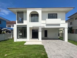 For sale 4 bedrooms house in Mueang Nonthaburi, Nonthaburi