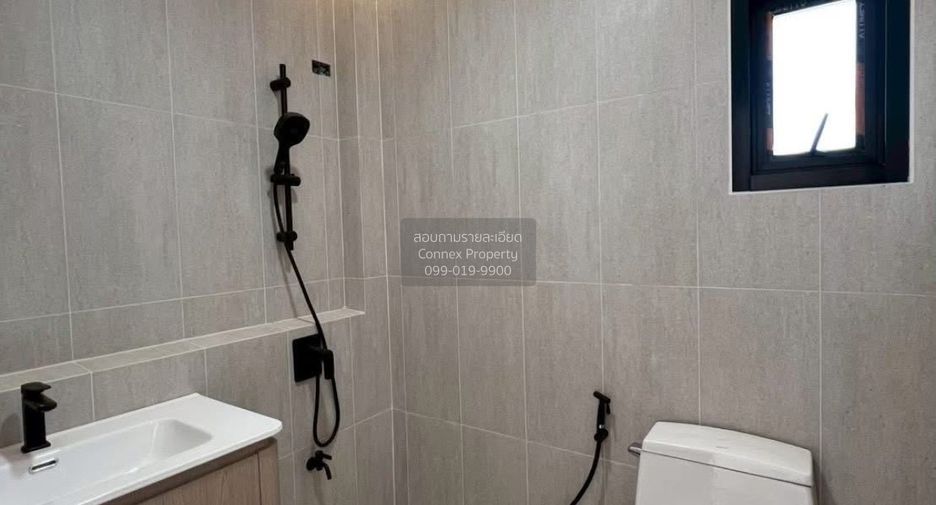 For sale 4 bedrooms house in Mueang Nonthaburi, Nonthaburi