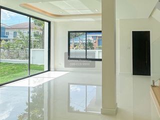 For sale 4 bedrooms house in Mueang Nonthaburi, Nonthaburi