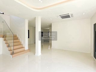 For sale 4 bedrooms house in Mueang Nonthaburi, Nonthaburi
