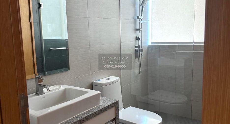 For sale 3 bedrooms condo in Khlong Toei, Bangkok