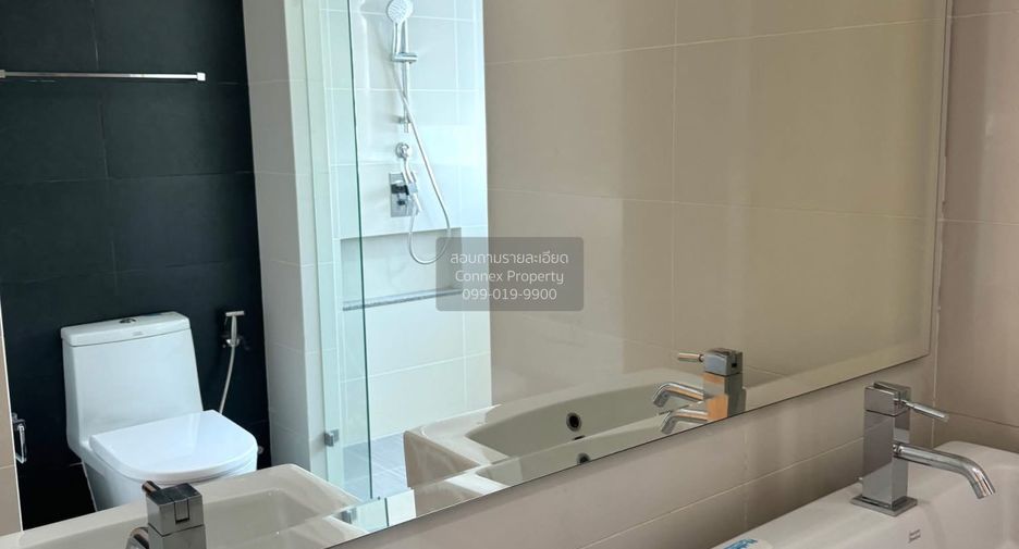 For sale 3 bedrooms condo in Khlong Toei, Bangkok