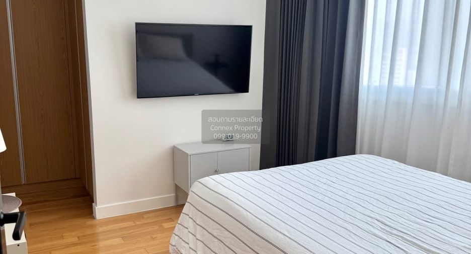 For sale 3 bedrooms condo in Khlong Toei, Bangkok