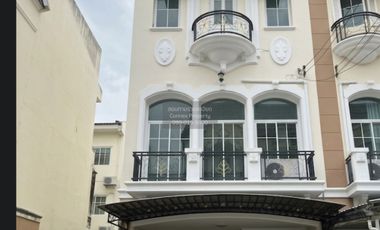 For sale 3 bedrooms townhouse in Prawet, Bangkok